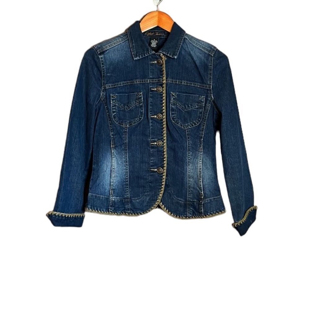 Kikit‎ jeans, jean jacket with embroidery trims. Size small